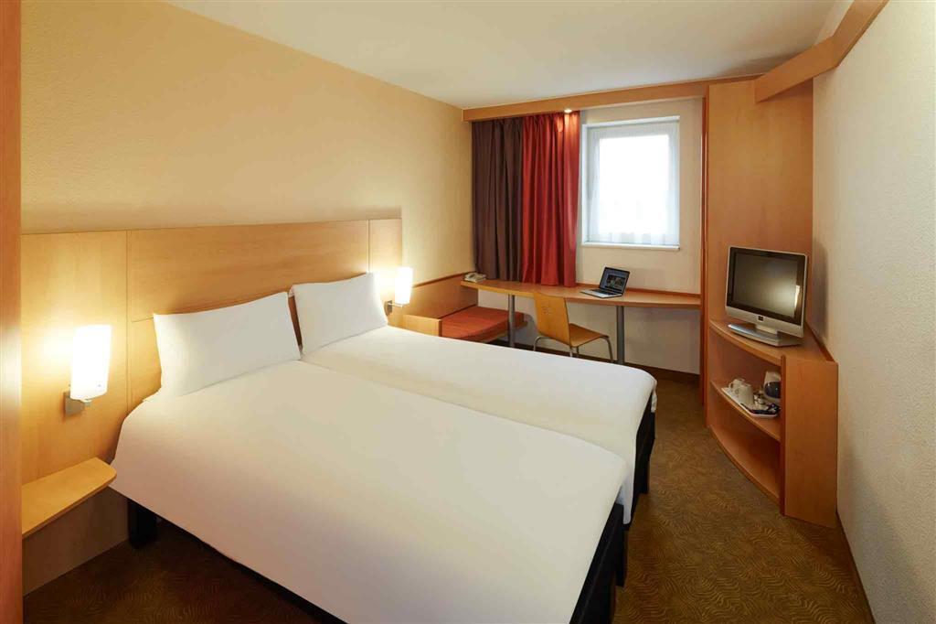 Novotel Reading Centre Экстерьер фото