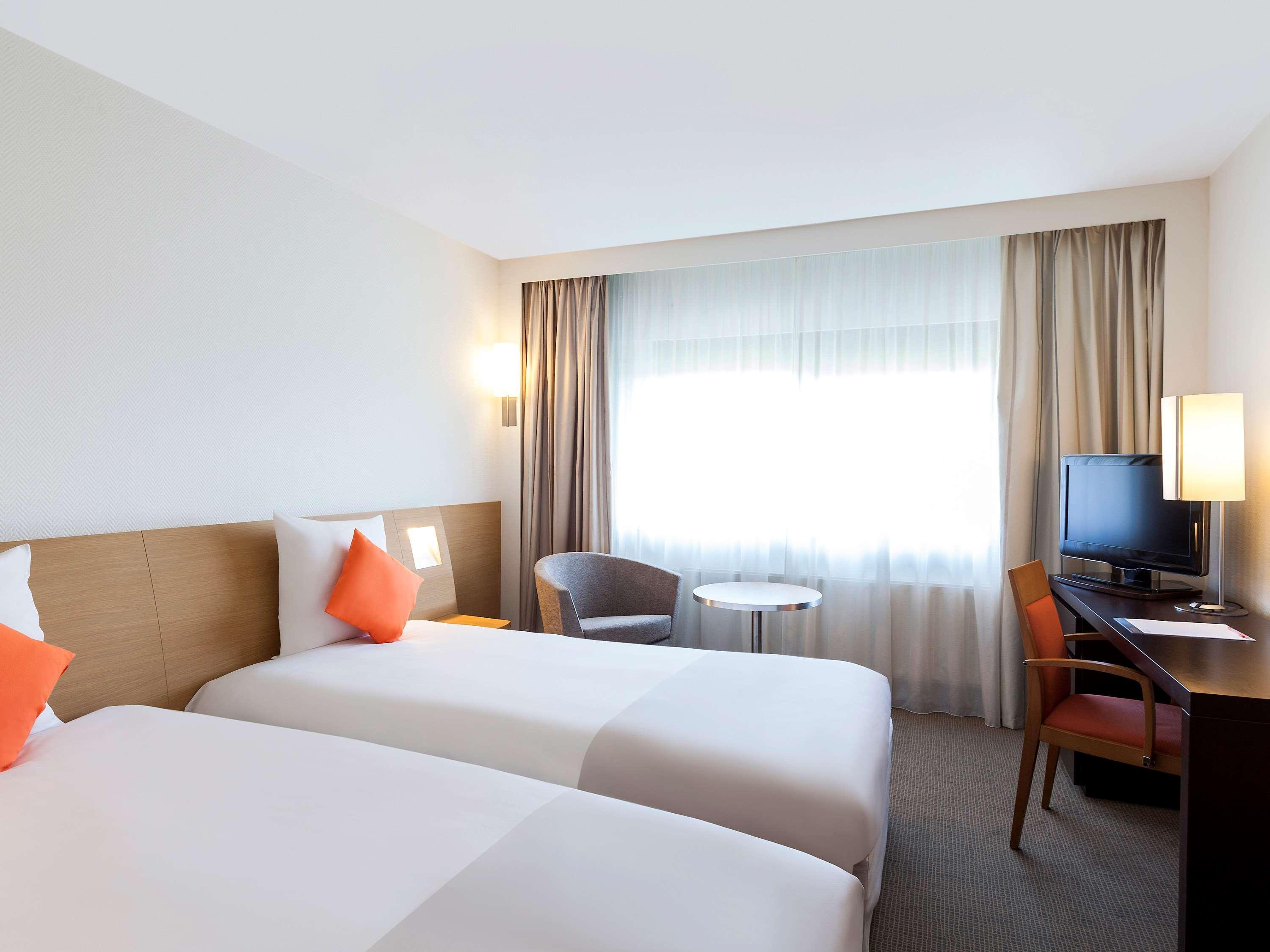 Novotel Reading Centre Экстерьер фото