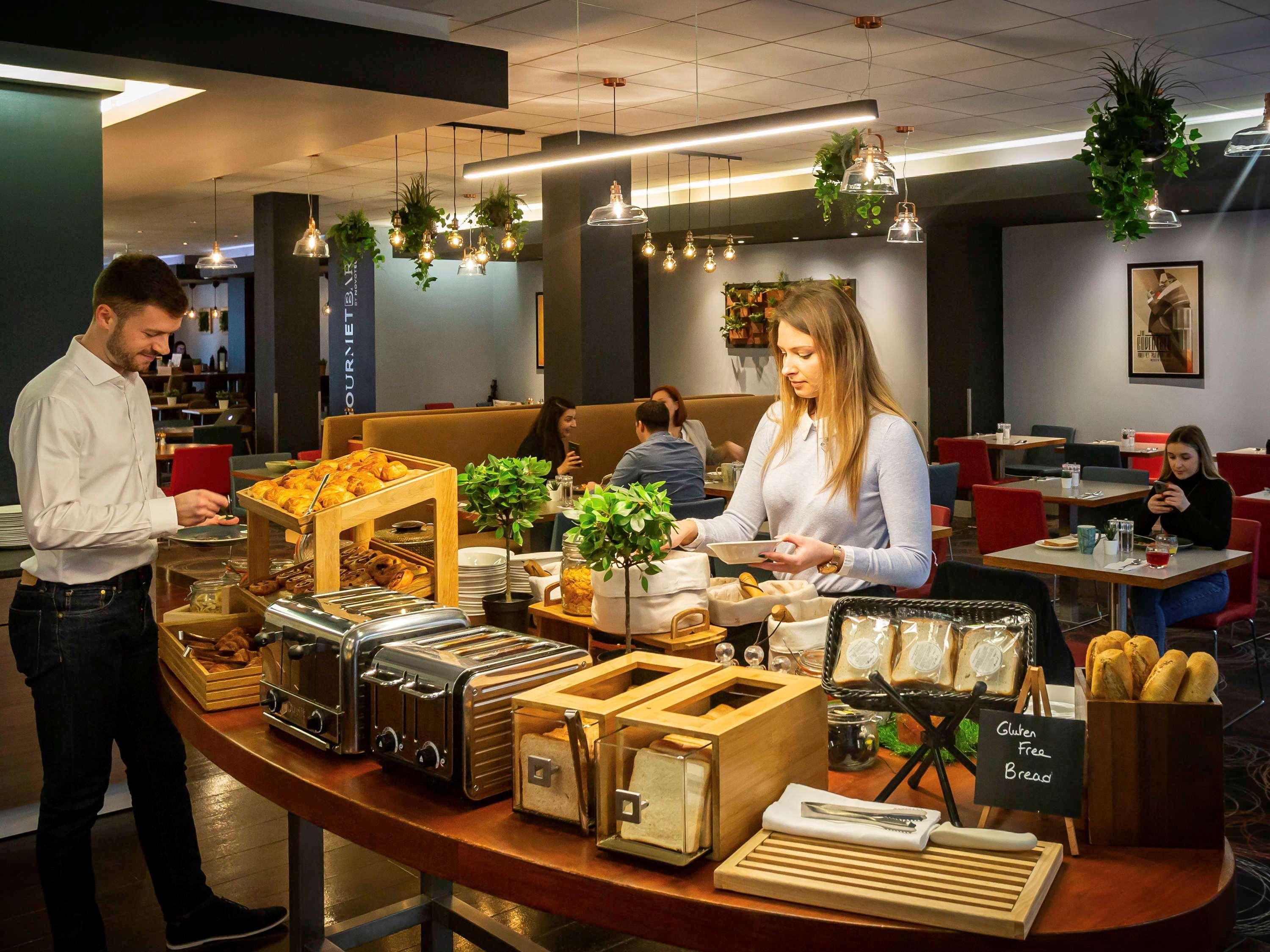 Novotel Reading Centre Экстерьер фото