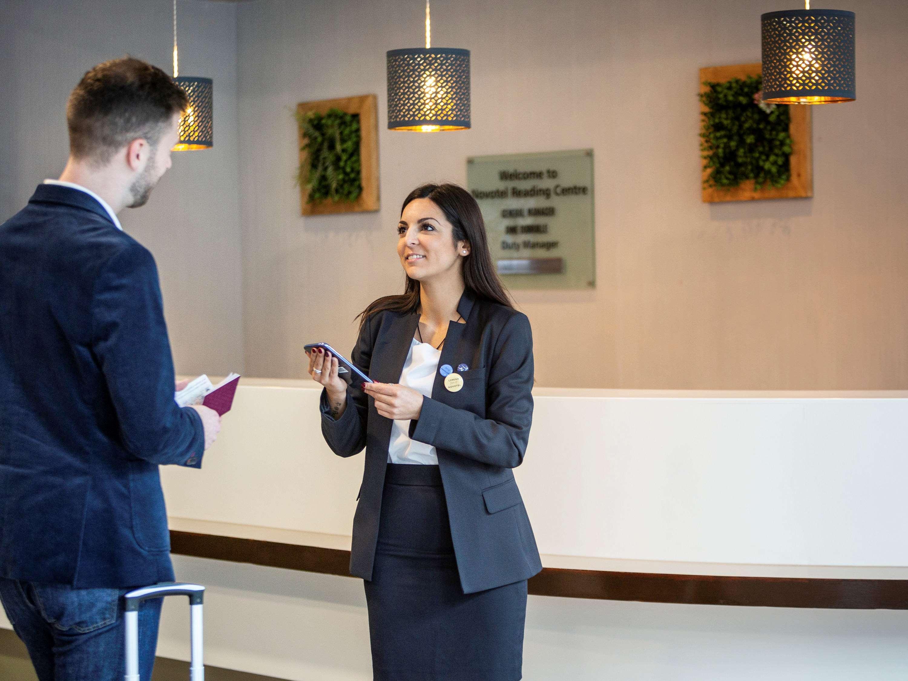 Novotel Reading Centre Экстерьер фото