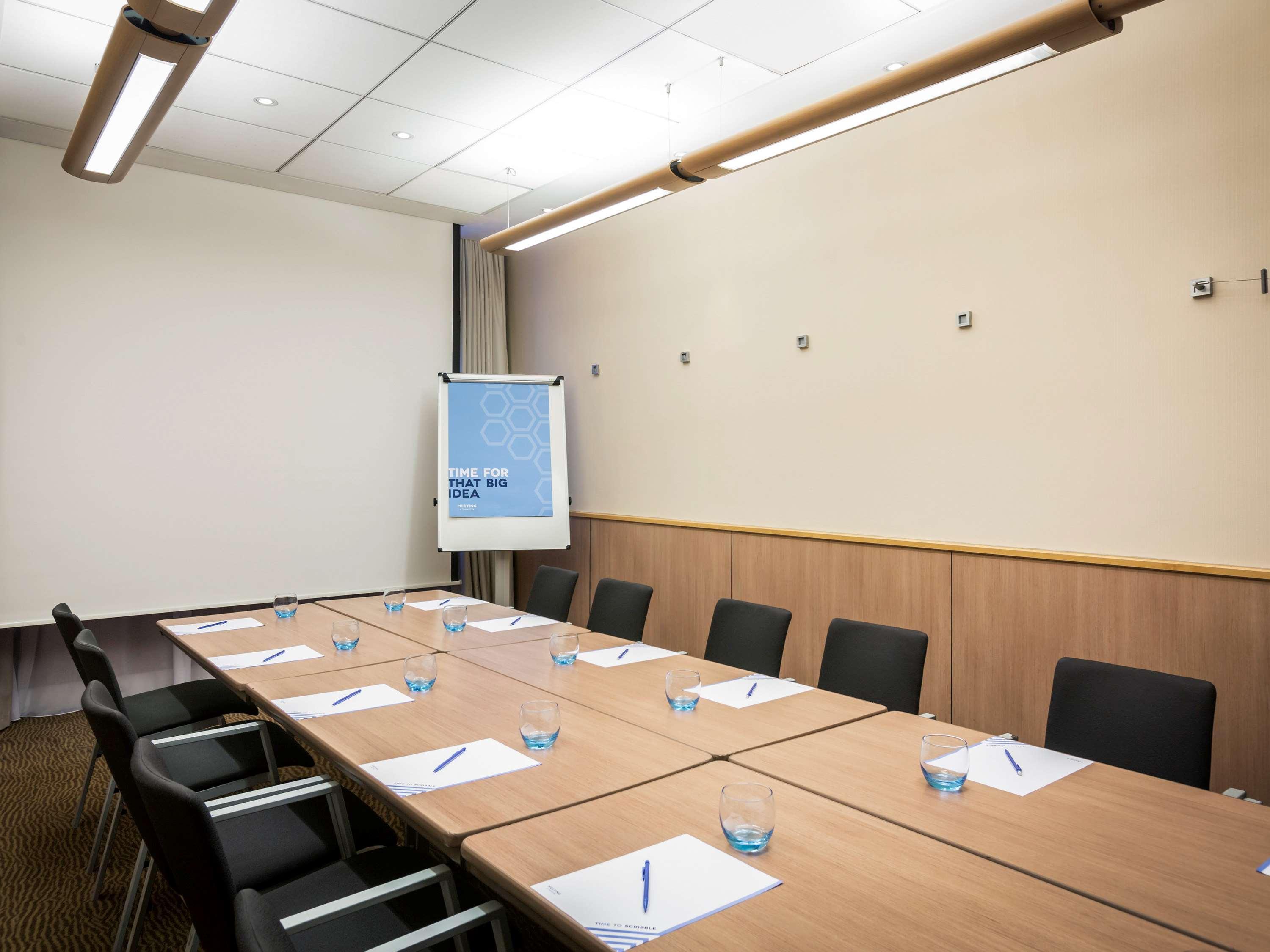 Novotel Reading Centre Экстерьер фото