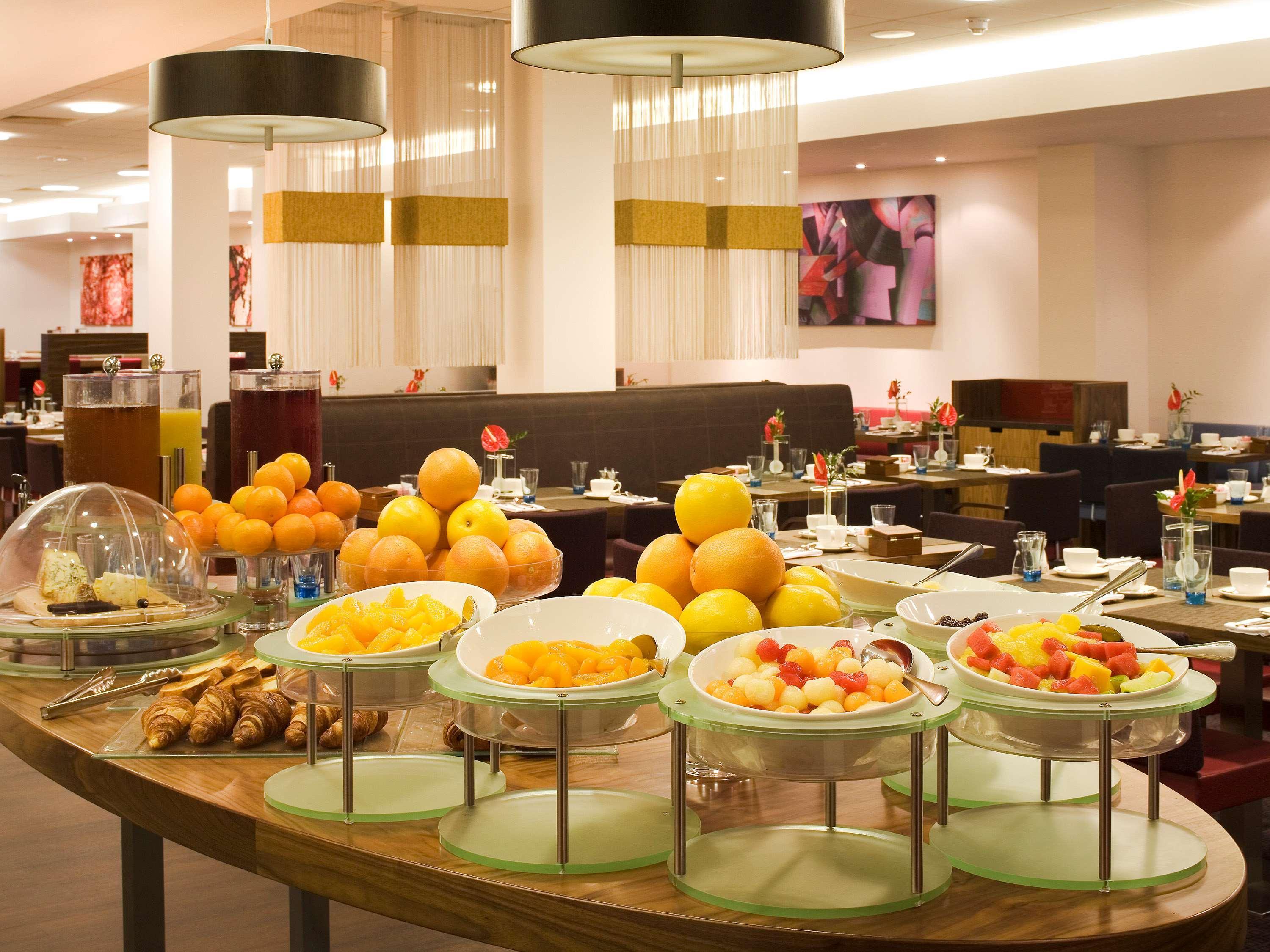 Novotel Reading Centre Экстерьер фото