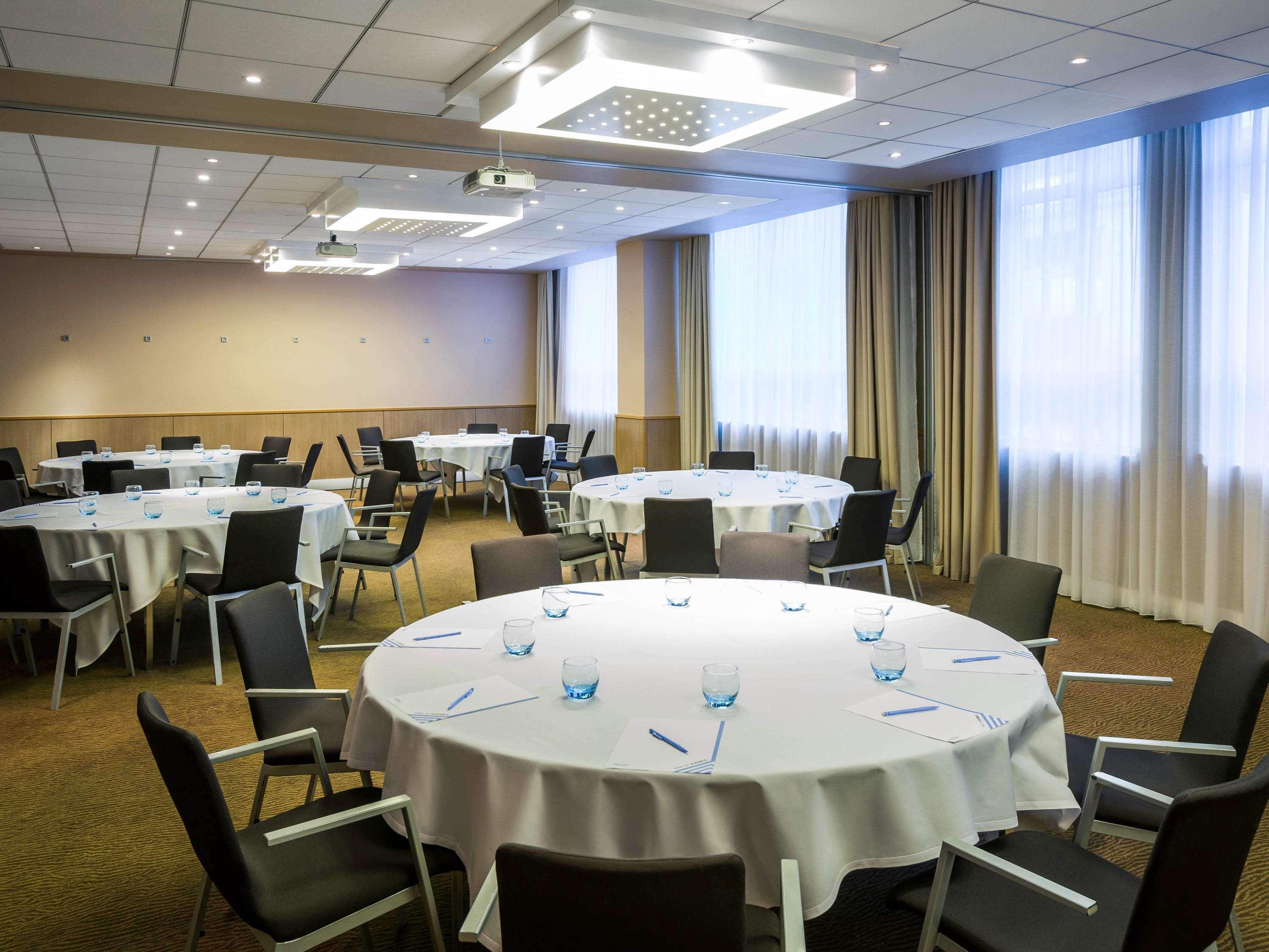 Novotel Reading Centre Экстерьер фото
