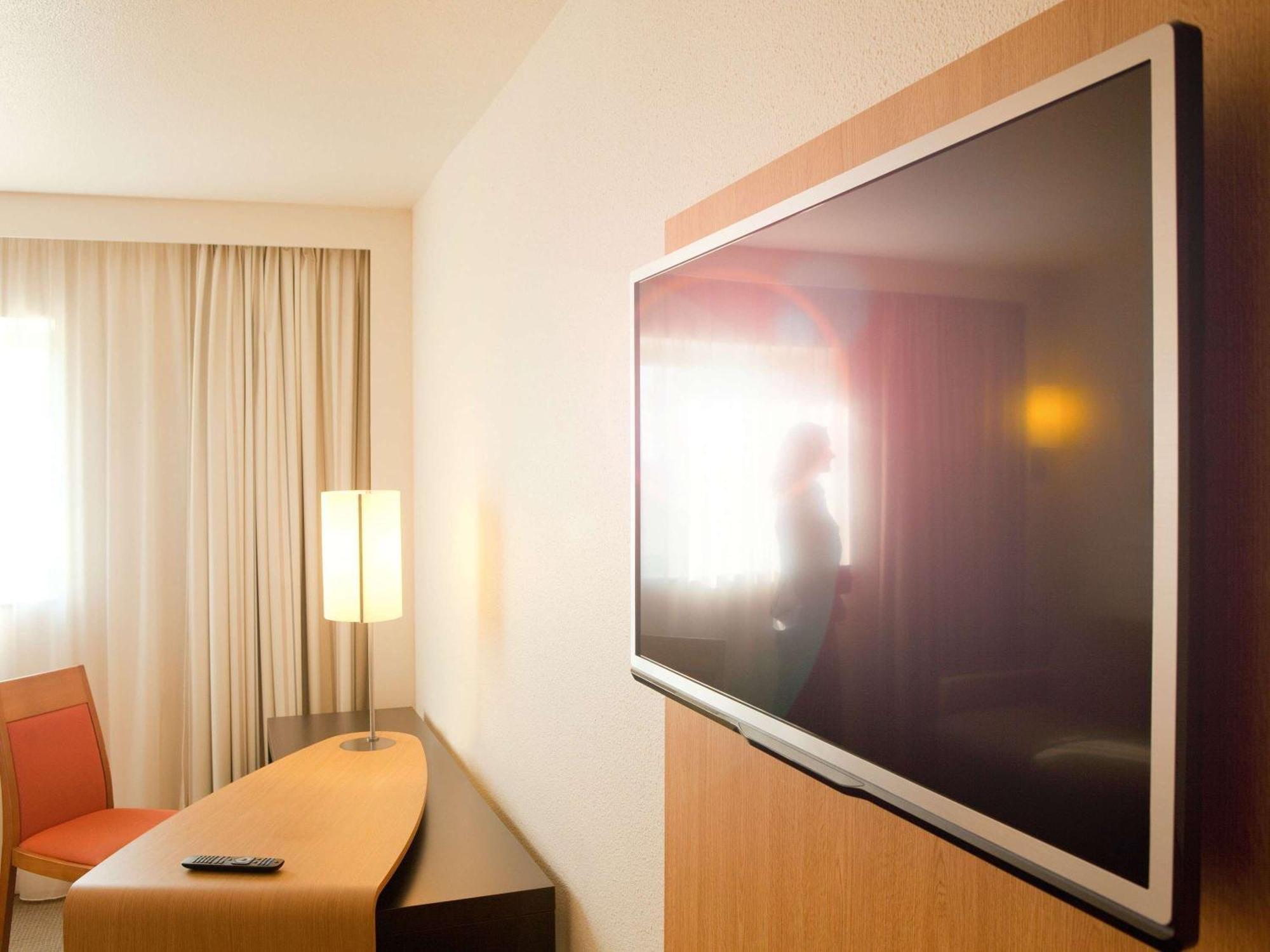 Novotel Reading Centre Экстерьер фото